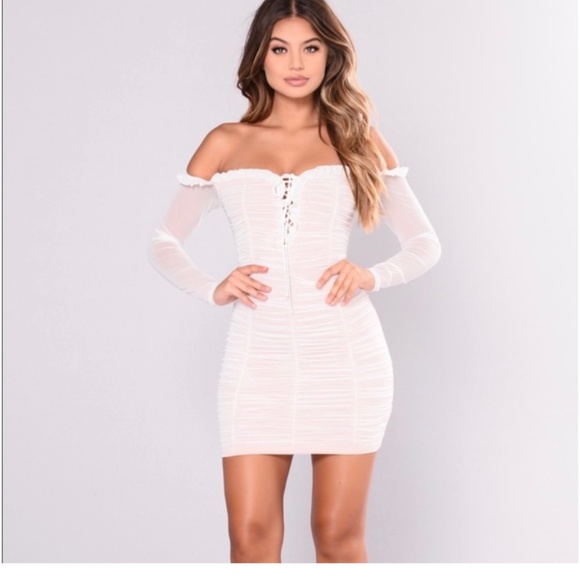 White dress - Picture 1 of 6